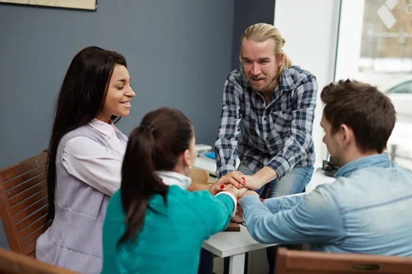 Specialized Programs | Couples rehab, pet-friendly accommodations, dual diagnosis, neurofeedback, and executive recovery tracks.